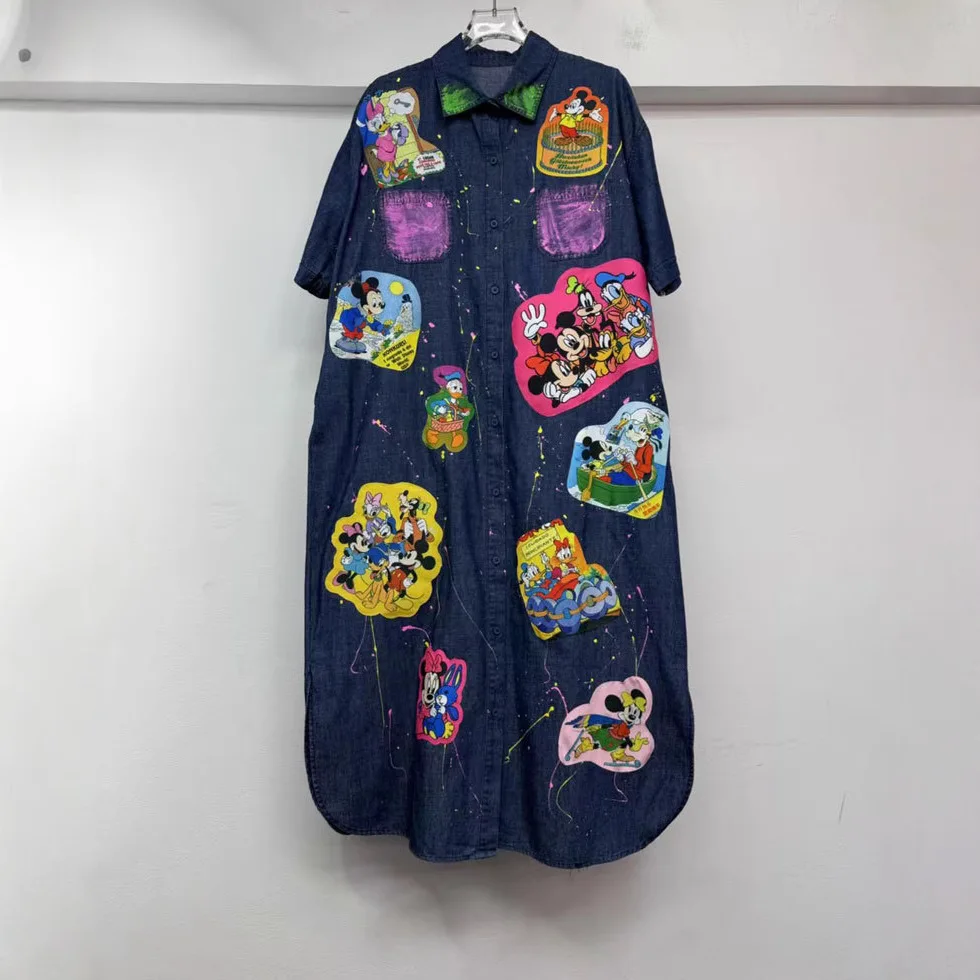 سترة دينم مطرزة برسومات كارتونية جديدة لصيف 2025 للنساء ملابس نسائية متوسطة الطول فضفاضة للتخسيس بأكمام قصيرة