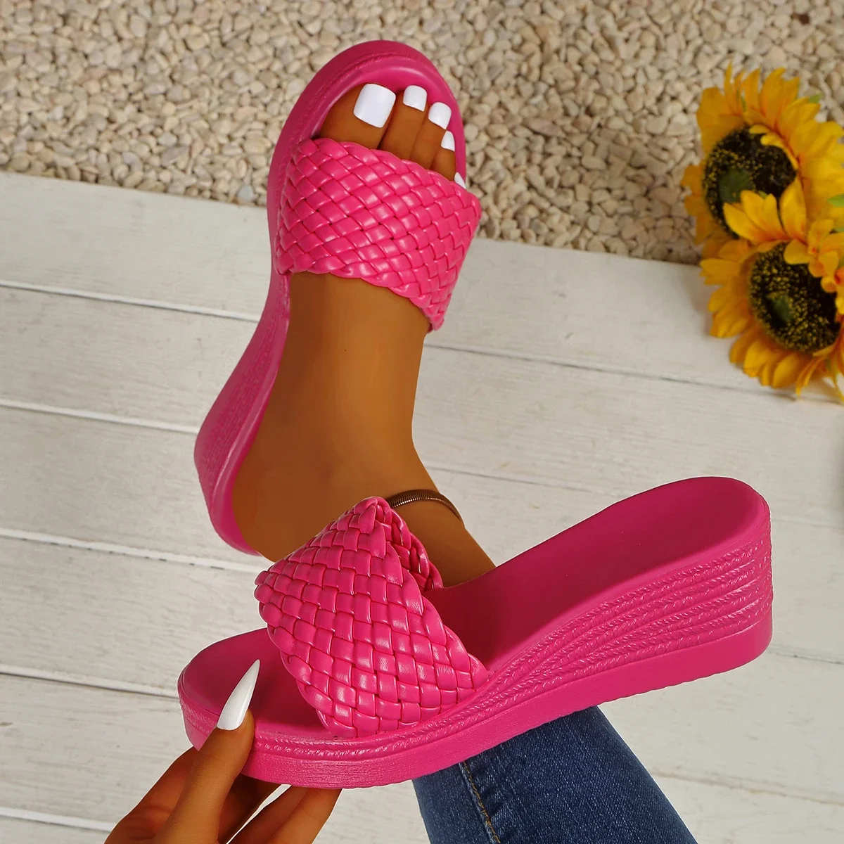 شباشب نسائية بكعب سميك، صنادل منسوجة سهلة الارتداء، أحذية منصة خفيفة الوزن، شرائح صيفية كبيرة الحجم للنساء