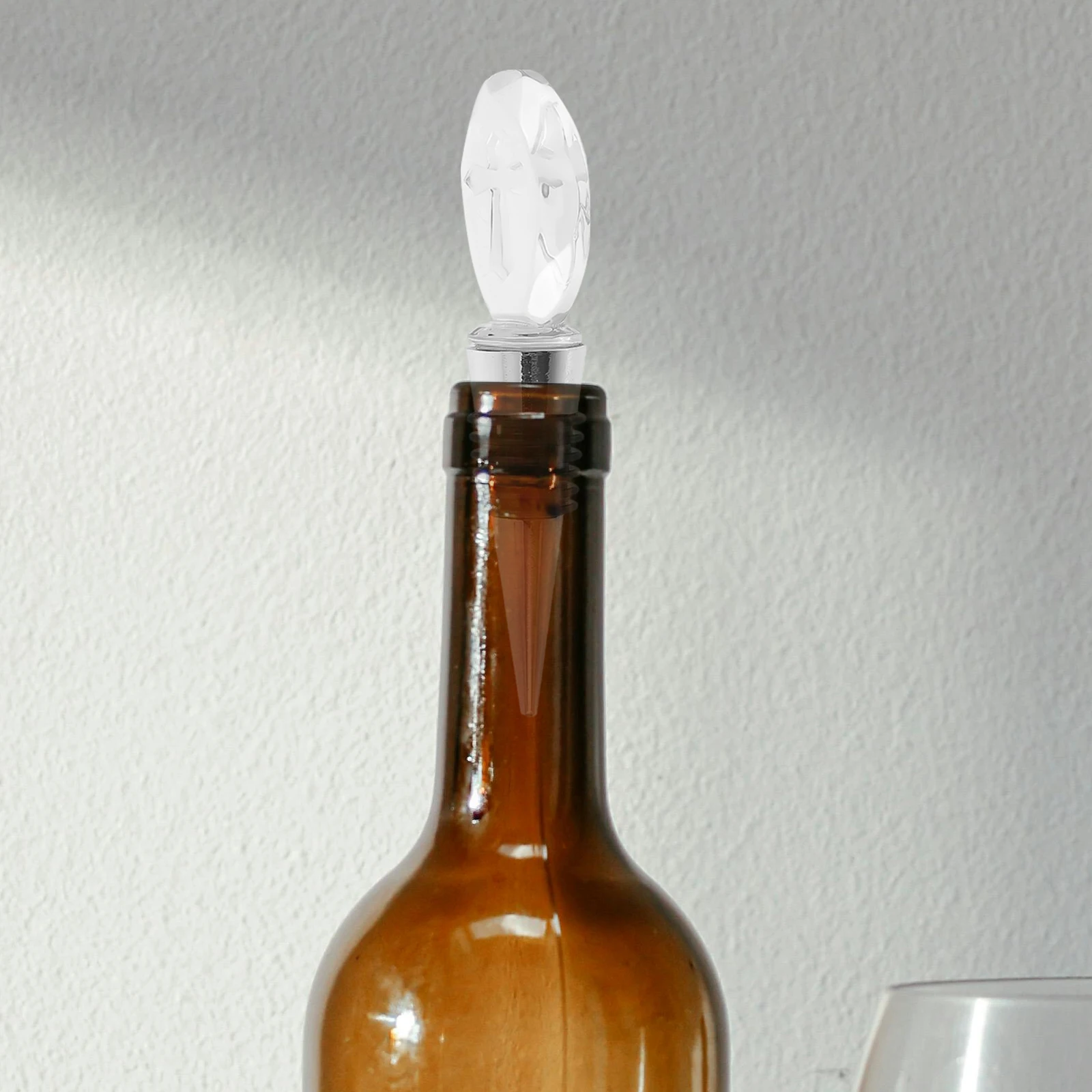 

Cross Design Wine Bottle Stopper Clear Airtight Seal for Freshness Universal Fit for All Bottle Sizes Decorative Beverage