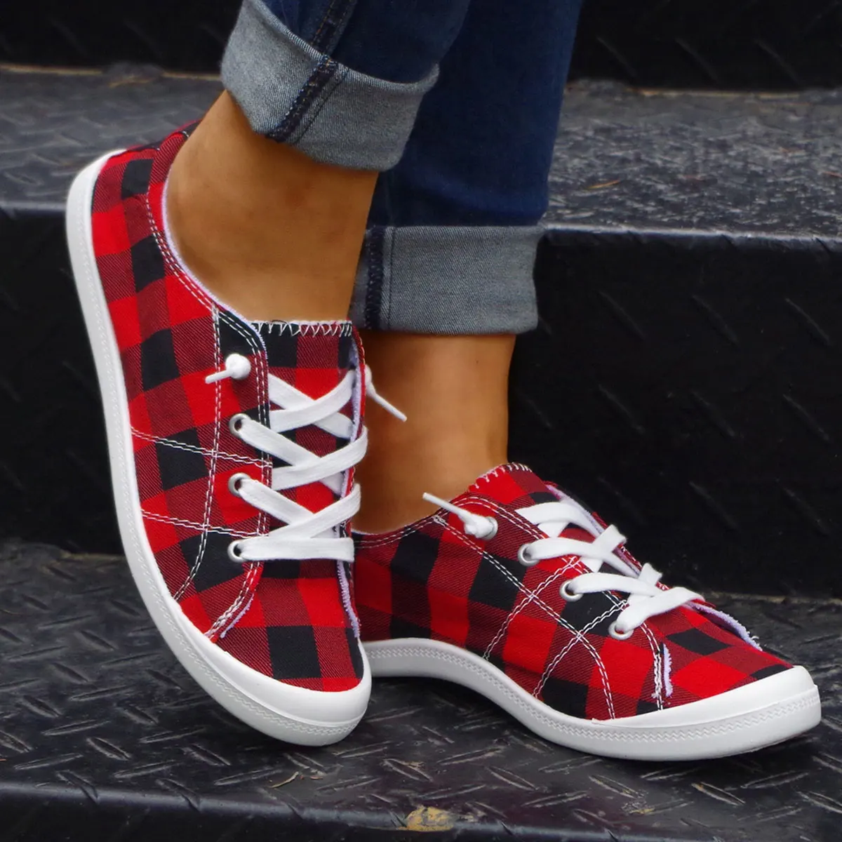 Women's Christmas New Fashion Red and Black Plaid Casual Cloth Shoes, Large Size Women's Shoes