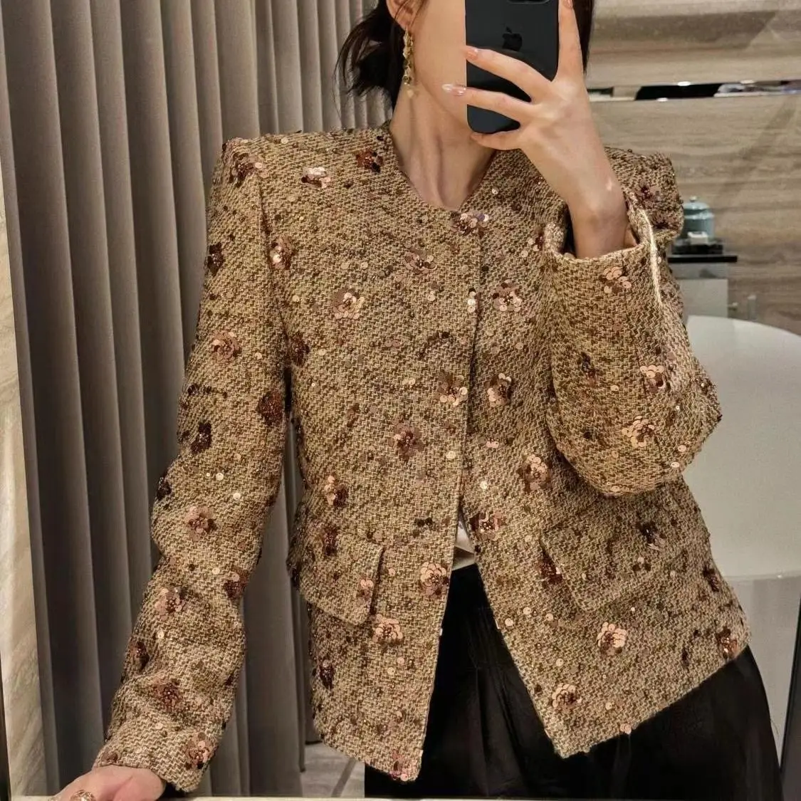 French sequined fragrant short jacket jacket 2025 temperament light luxury new tweed fashion versatile heavy industry top