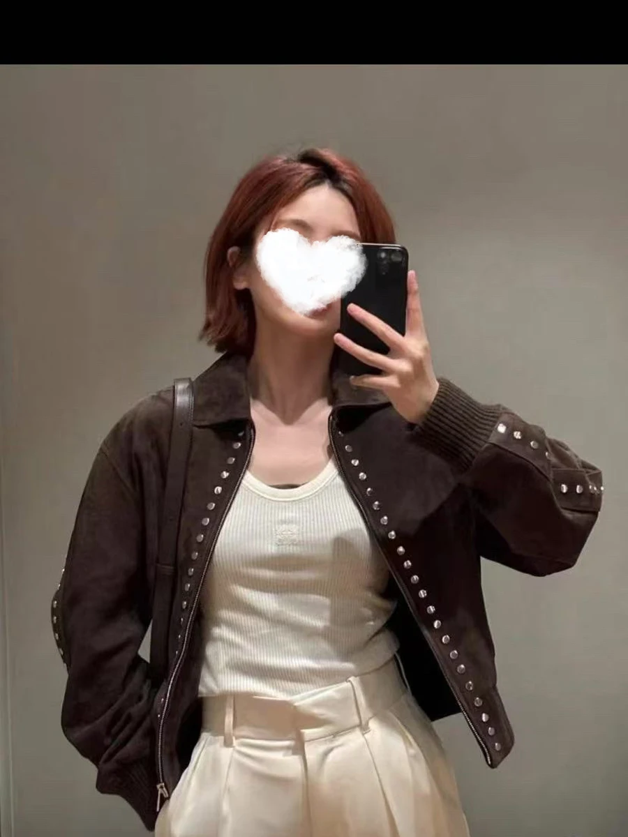 วินเทจสีน้ําตาลผู้หญิงหนังนิ่มแท้แจ็คเก็ตหนังเด็ก 2025 Rivet สไตล์ Premium Anti-Cold Retro แฟชั่น Coat