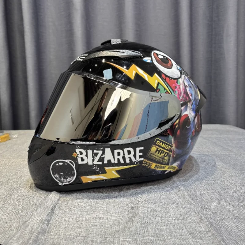 

Всесезонный универсальный полнолицевой мотоциклетный шлем со съемной подкладкой. Легко чистится. Несколько вентиляционных отверстий для езды на осень и зиму.