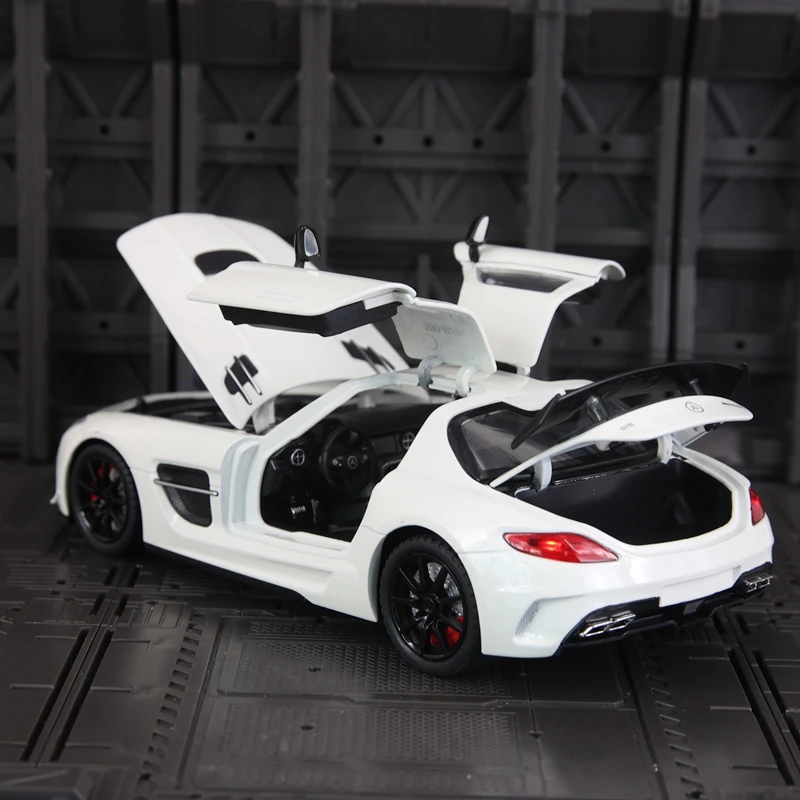 1:24 Mercedes Benz SLS AMG modelo de supercoche de aleación, puertas y capó de motor, el maletero se puede abrir detalles ricos, mano de obra fina