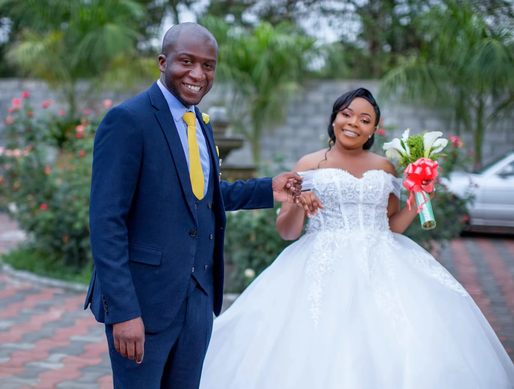 تخصيص أفريقيا دبي مطرز قبالة الكتف الدانتيل يصل ثوب الزفاف تول الحبيب الرقبة الكرة ثوب الزفاف زائد الحجم