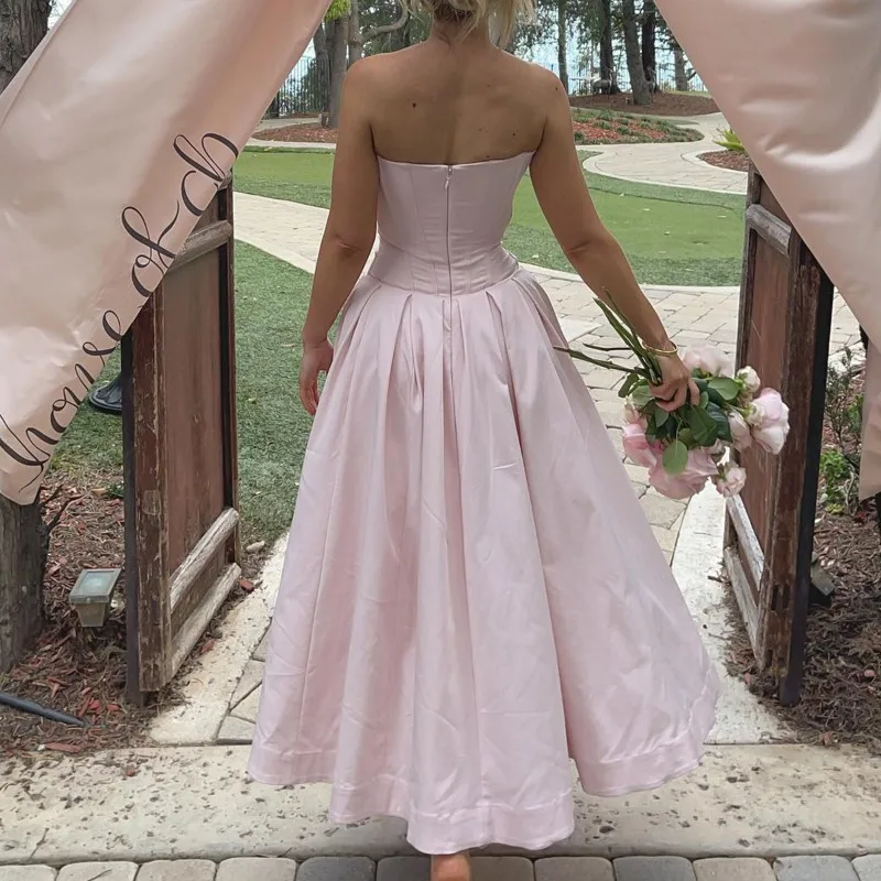 レディーススカート、2026年新作、海外貿易、セクシーなチューブトップ、バックレス、フィッシュボーンガードル、黒のドレス、欧米風ロングドレス