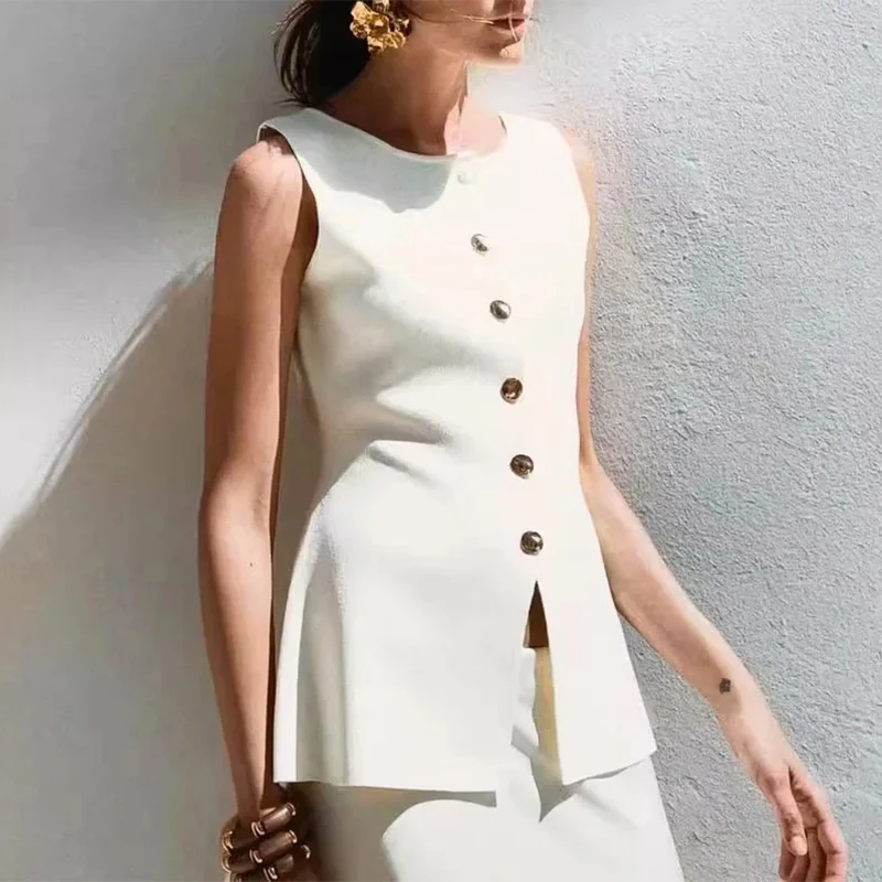Spring 2025 Women's Faion Simple Gold Button Flat Needle Knitted Vest Top Versatile Polyester Fiber 00% Match All Sles