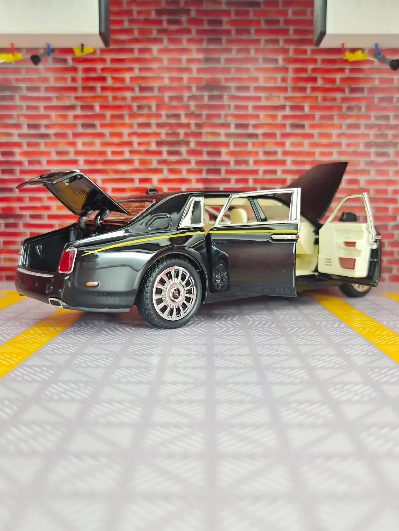 1:24 Rolls-Royce Phantom coche de lujo modelo de coche de aleación cielo estrellado top acústico-óptico extraíble adornos de coche de juguete