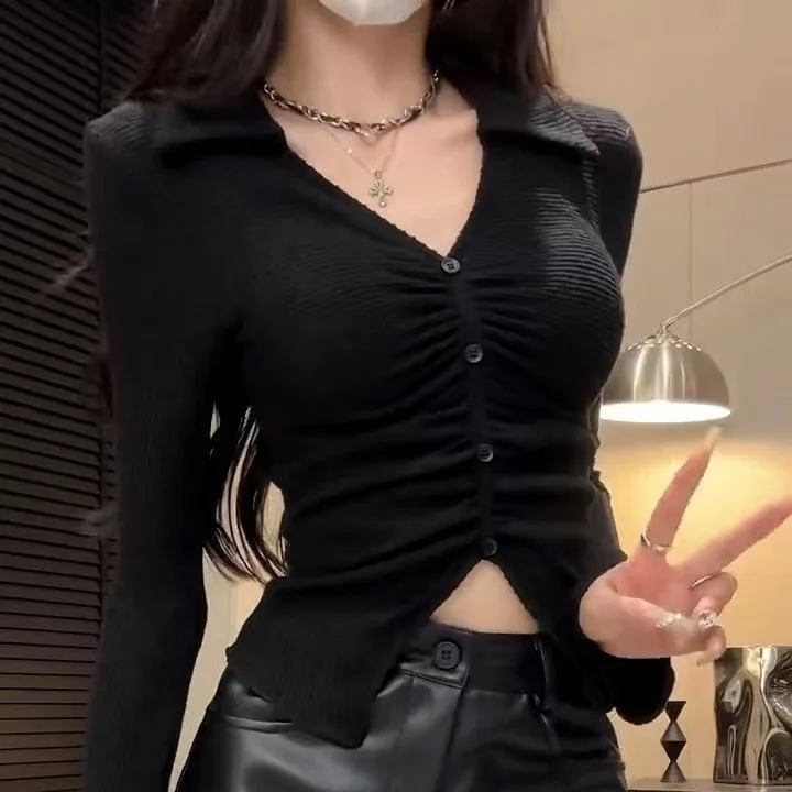 Design Sense Flip Collar Pequeno Plissado Fenda Suéter de Malha Início da Primavera Temperamento Retro Slim Fit Emagrecimento Curto