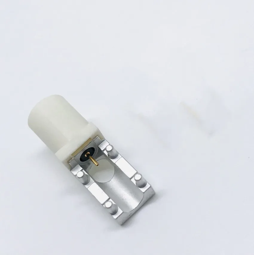 FAKRA-B Type Wit Haakse Autoradio Board End Antenne Harnas Mannelijke Connector