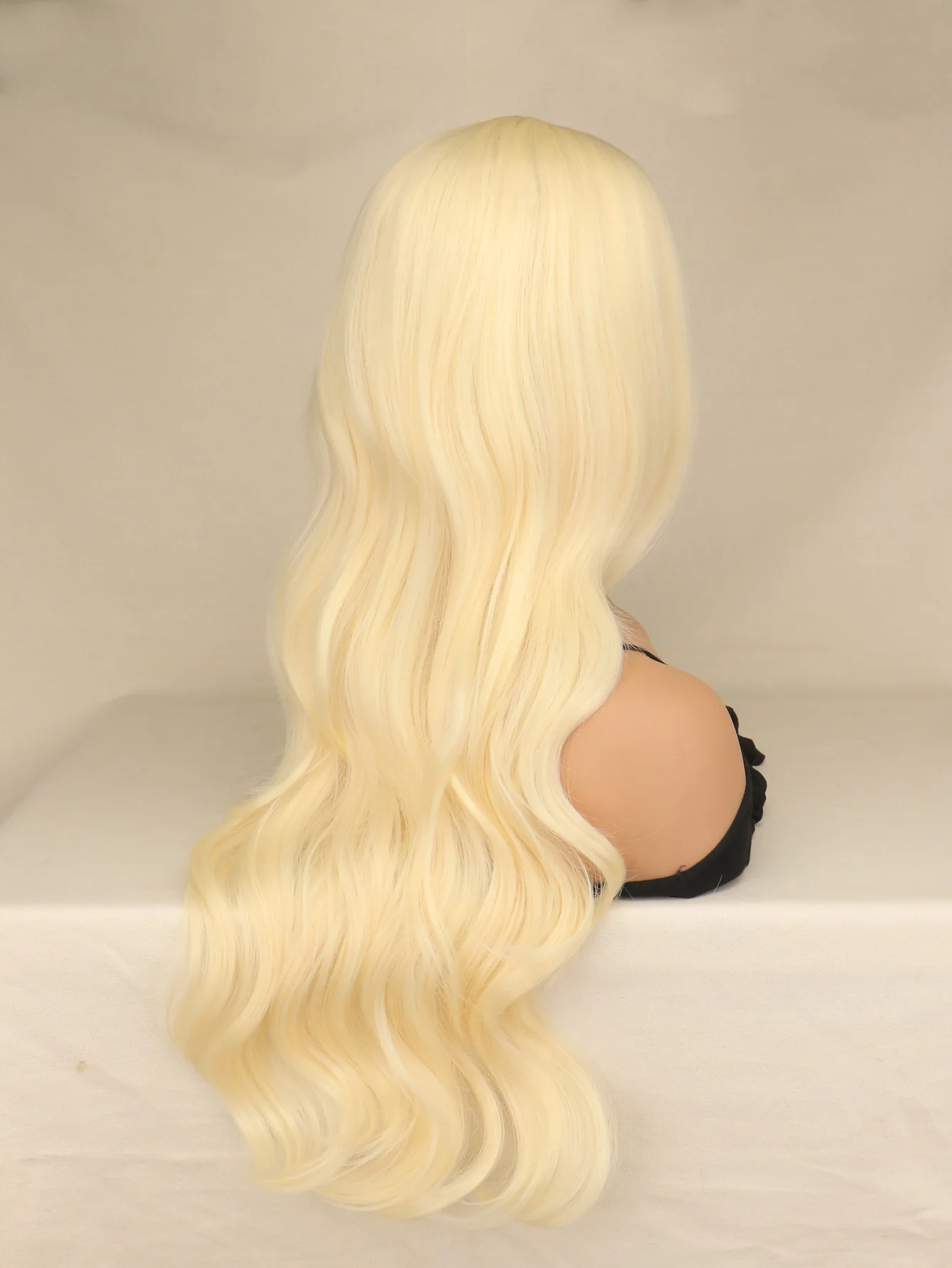 Barbie-Perruques blondes pour femmes et filles, cheveux longs bouclés, ondulés, blond clair, partie centrale, fibre synthétique, cosplay, degré de chaleur