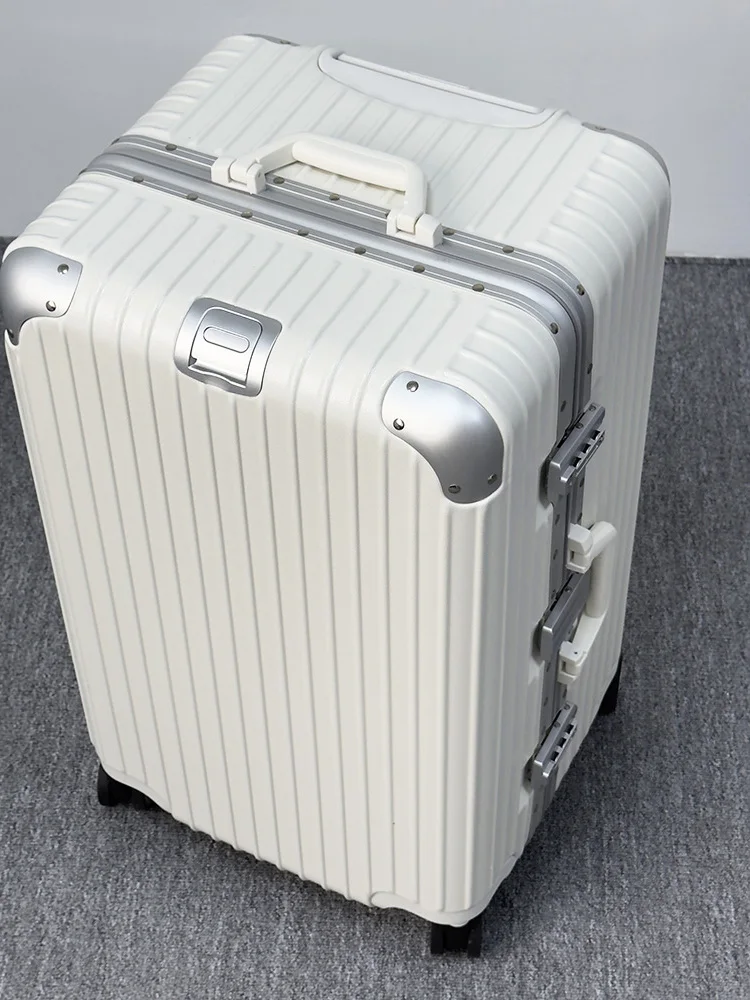 

Super Large Capaci Zipper Thiened Faion Aluminum Frame 30 Inch Lage Carry-On Suitcase for Travel with Silent Univers...