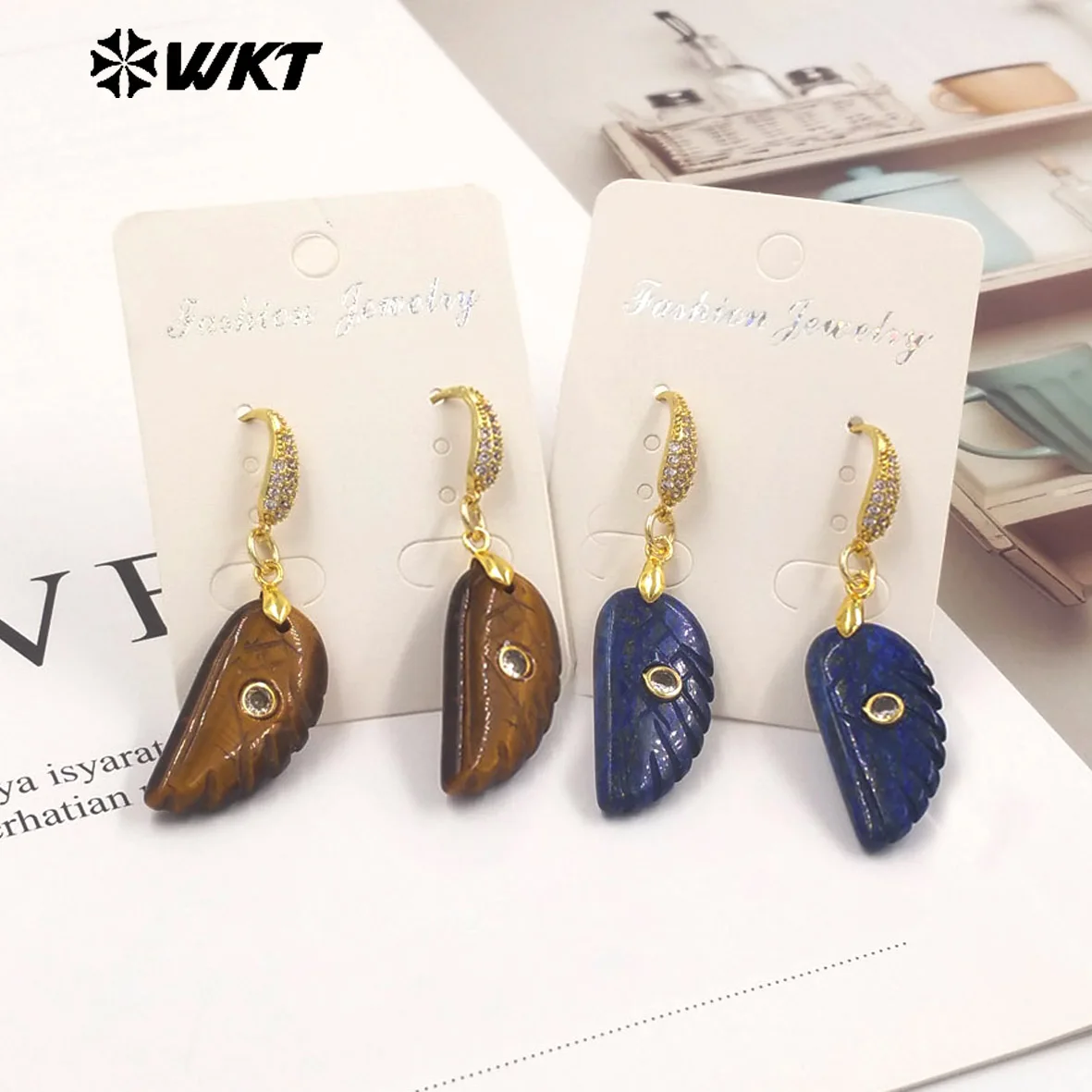 

WT-E818 Wholesale Trendy Natural Gemstones Hand Carved Feather Shape Women Gold Earrings For Lady Dance Party Wearing Accessory