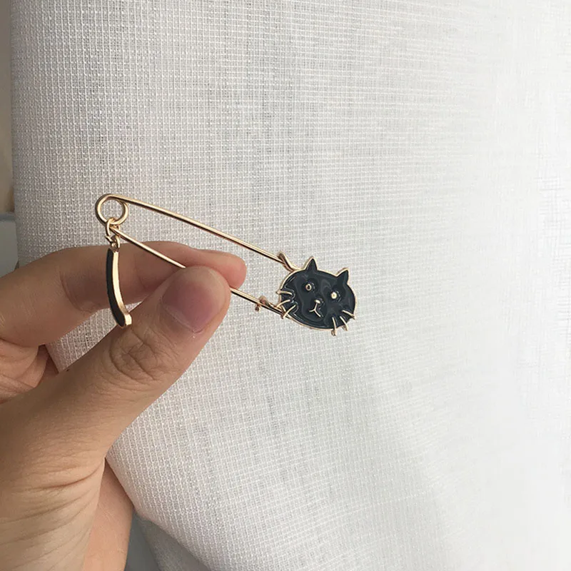1pcs Cat Metal Badges Safety Pins For Clothes Badges Fashion Brooch Icons On Backpack Decorative 7.1*1.8cm BDG7805
