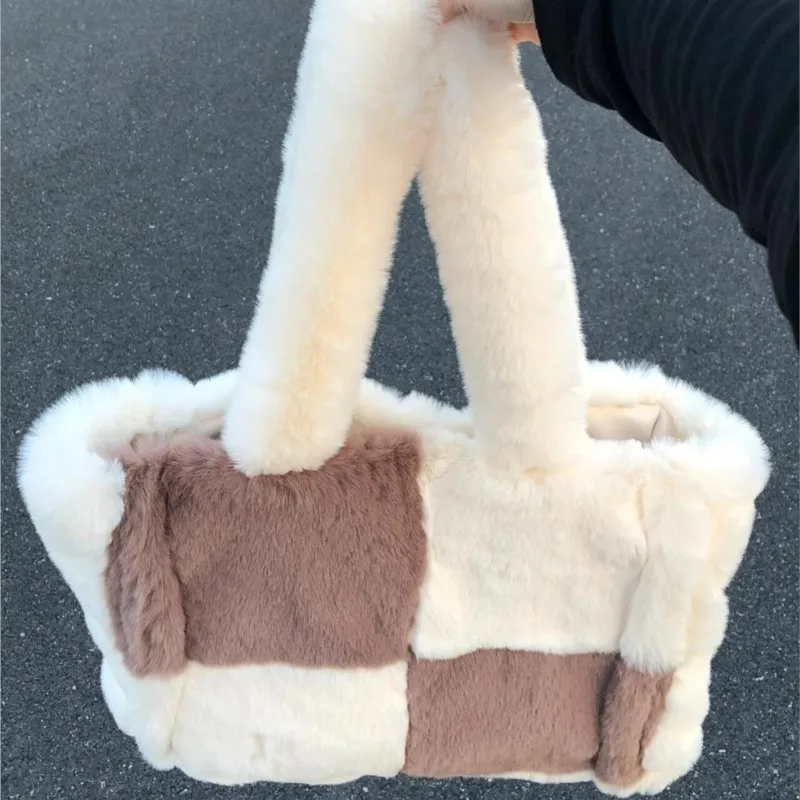 

Sweet Cute Plush Tote Bag Women Color Block Soft Large Capacity Handbag Ladies Gentle Comfort Minimalist Versatile Underarm Bag