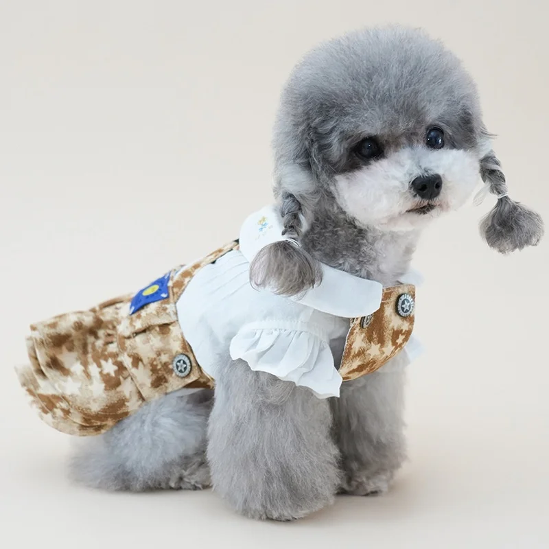 Vestido de mezclilla para perro con falda a capas y arnés ajustable