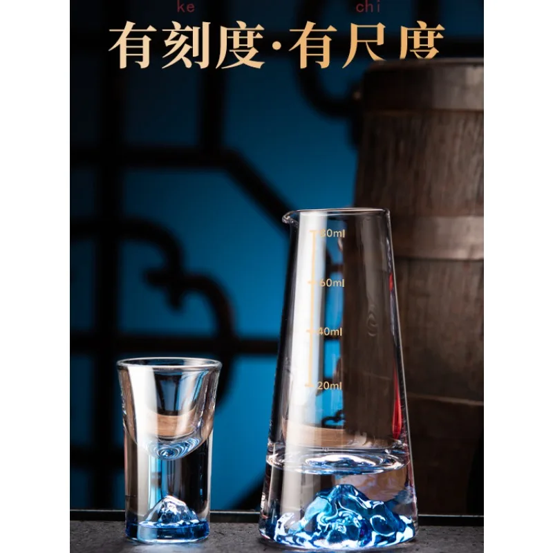 مجموعة أكواب Baijiu الصينية الراقية من Blue Mountain Baijiu صندوق هدايا مجموعة النبيذ الزجاجي الكريستالي