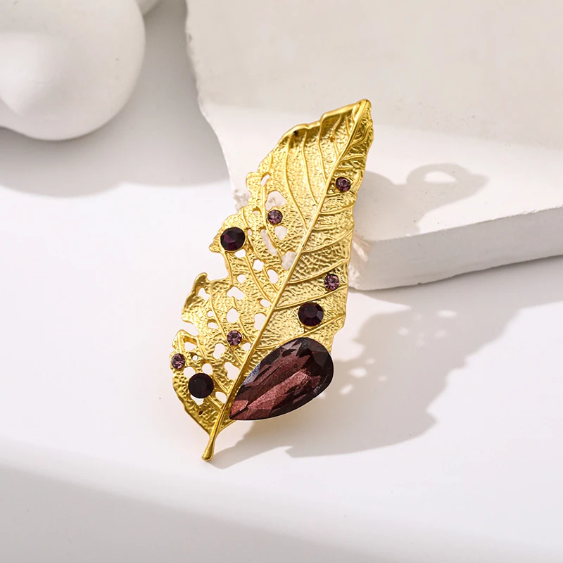 Golden Color Leaf Crystal Women Brooch Pin For Women Suit