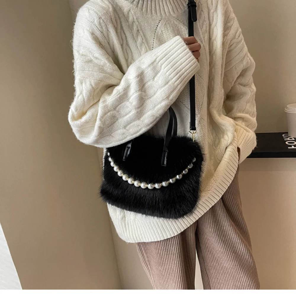 New Hairy Handbag Pearl Chain Plush Small Square Bag Women Fashion Elegant Shoulder Crossbody Bag Autumn Winter Versatile Totes