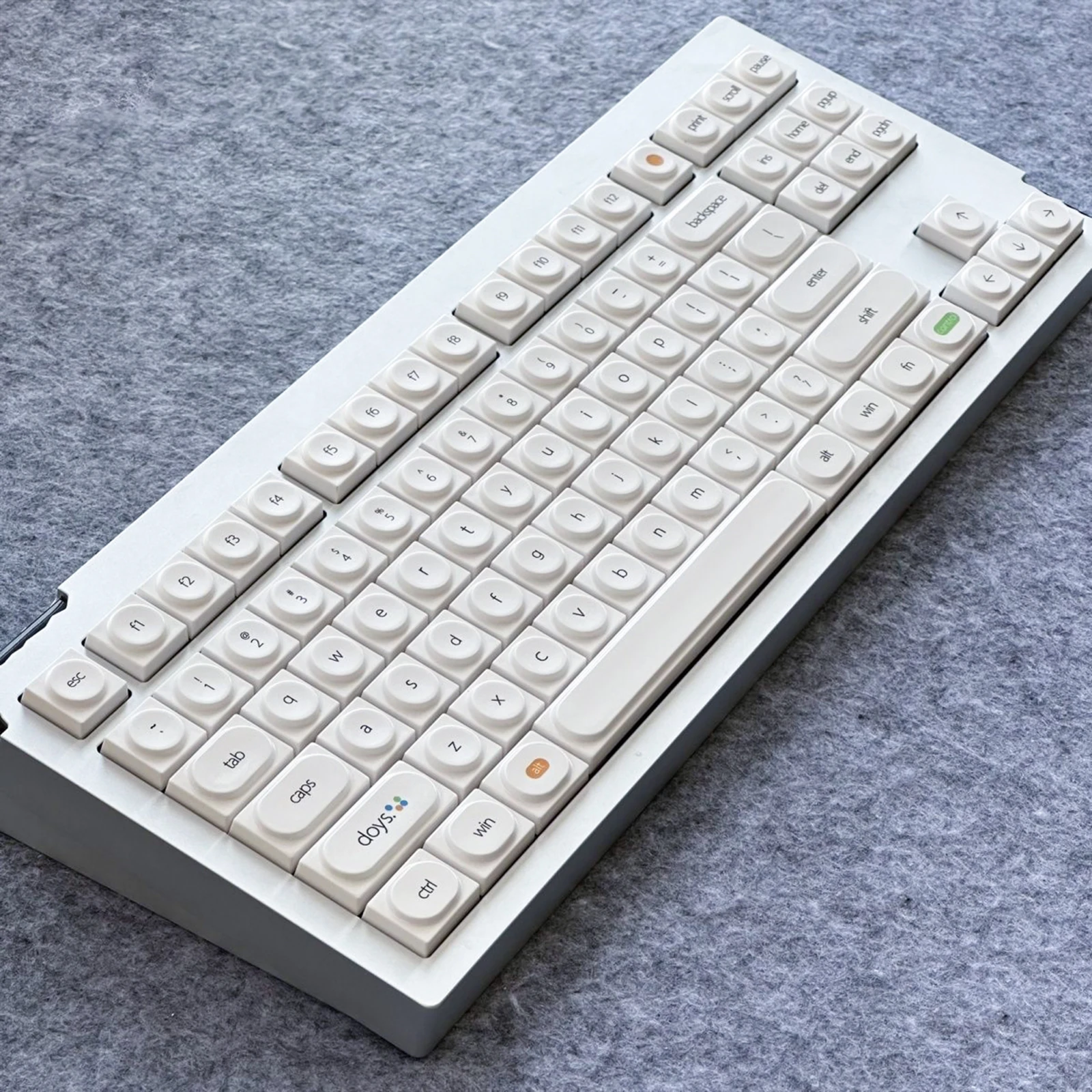 White Low Profile PBT Custom Keyboard Keycaps Minimalist 133 Keys Keycap Set for Cherry Gateron MX Switches Mechanical Keyboard
