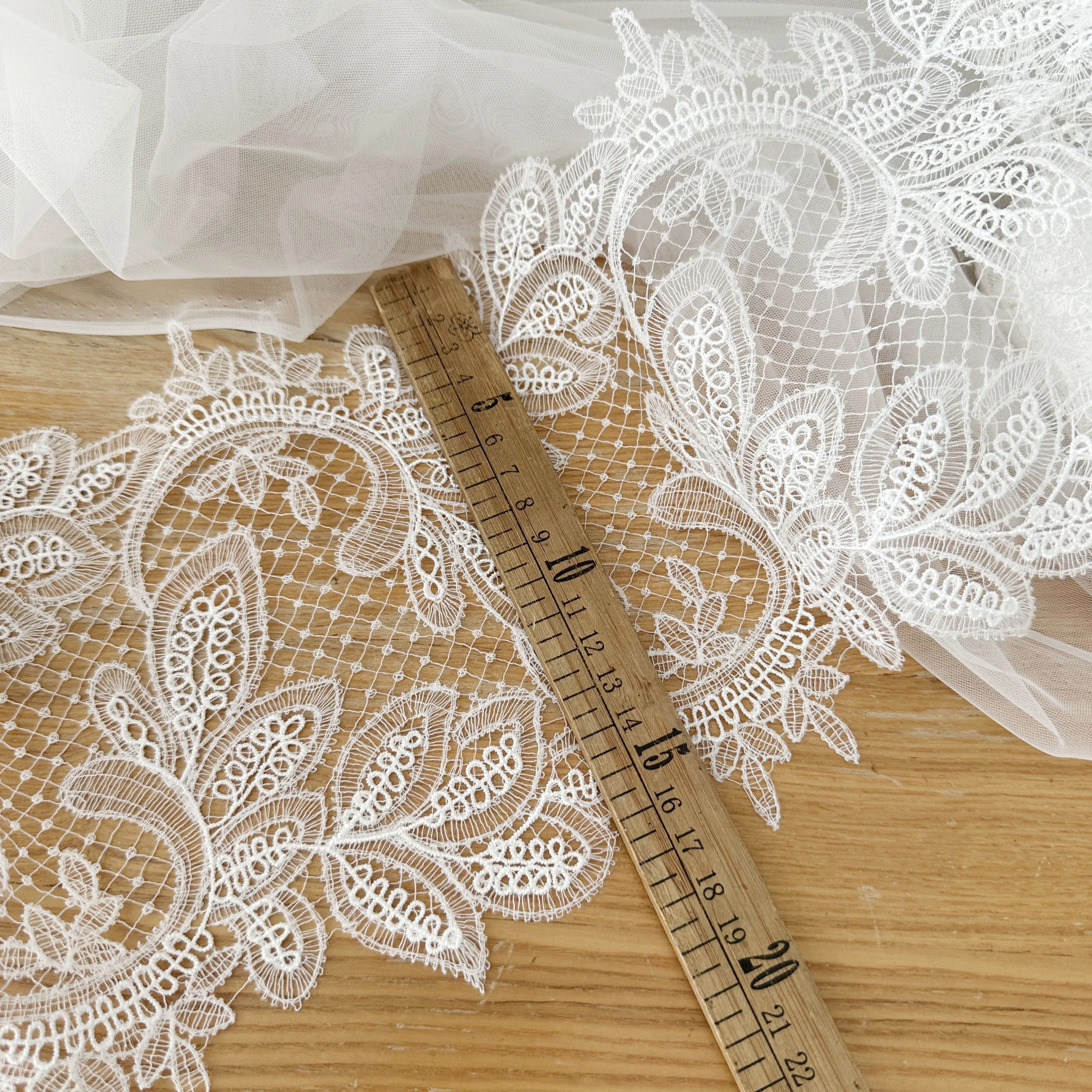 2 Yards Crochet Lace Trim in Ivory , Bridal Veil Straps for Wedding Sash, Headband Jewelry Costume Design