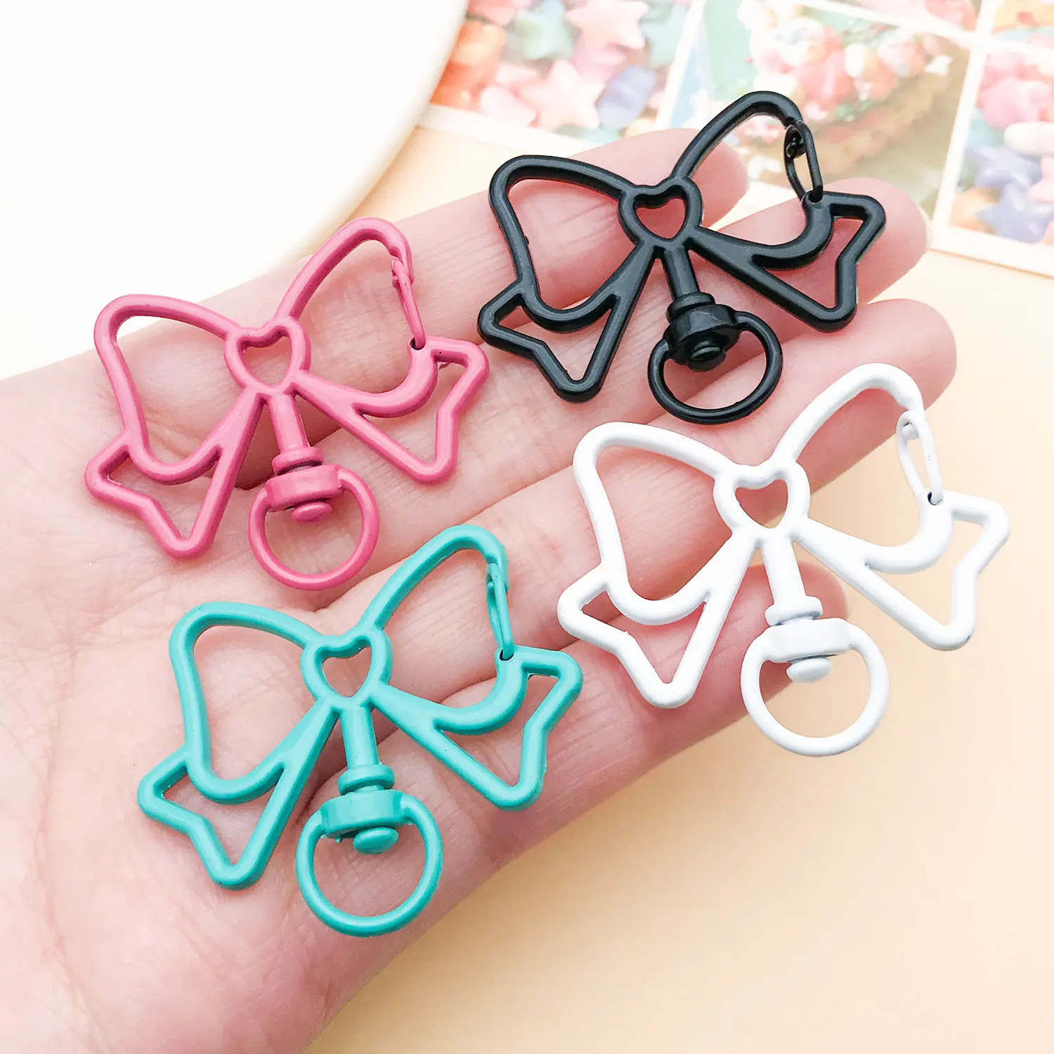 30pc 32.5x39mm Zinc Alloy Paint Bow Spring Buckle Dog Buckle DIY Key Chain Bag Pendant Universal Buckle view 4