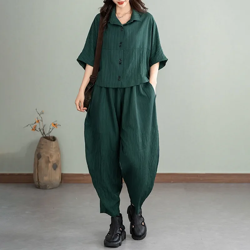 

Женский новый стиль 2025 года, с воротником-поло и пуговицами, повседневный модный свободный топ, темпераментная рубашка, костюм с короткими рукавами