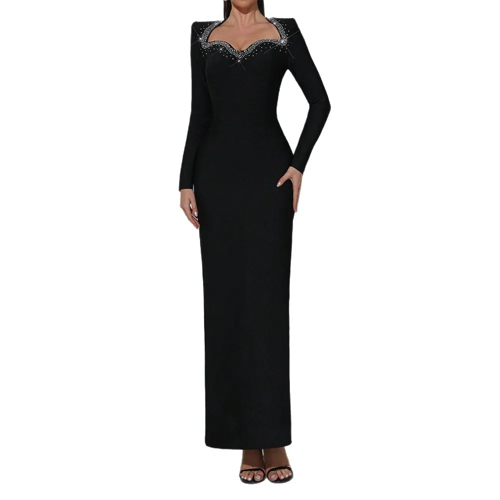 ชุดเดรสยาวแขนยาวประดับเลื่อมและคริสตัลทรงเข้ารูปสำหรับงานแต่งงานหรืองานพรอม  ชุดราตรีหรูหรา