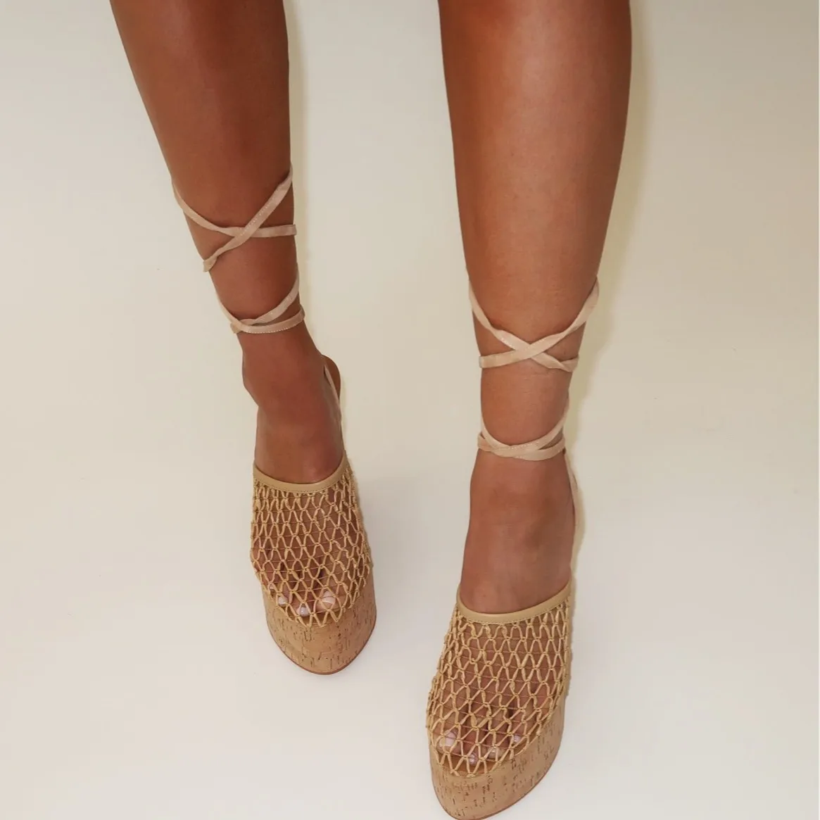 Thick-soled Wood Grain Waterproof Table Fishing Net Sandals Women's Summer Wear 2025 New Classic Versatile Platform Sandals