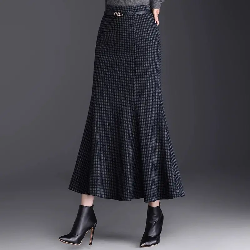 2026 Fashion Plaid Fishtail Skirts Women Autumn and Winter Long Woolen Skirt Female High Waist Slim Fit Skirts U482