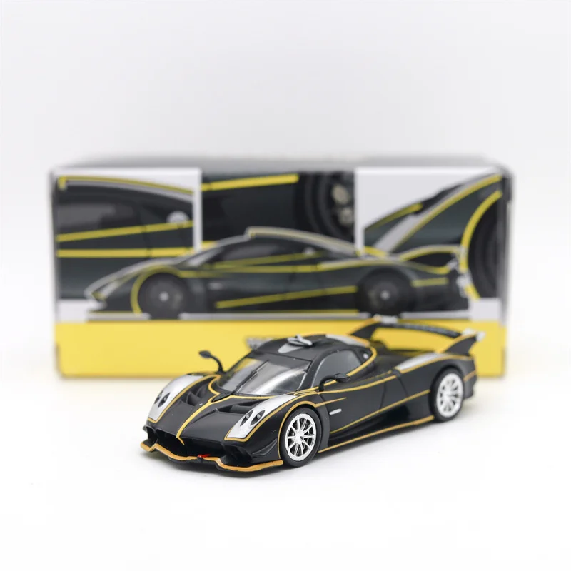

Chase Tarmac Work 1:64 Pagani Huayra R Matt Black / yellow