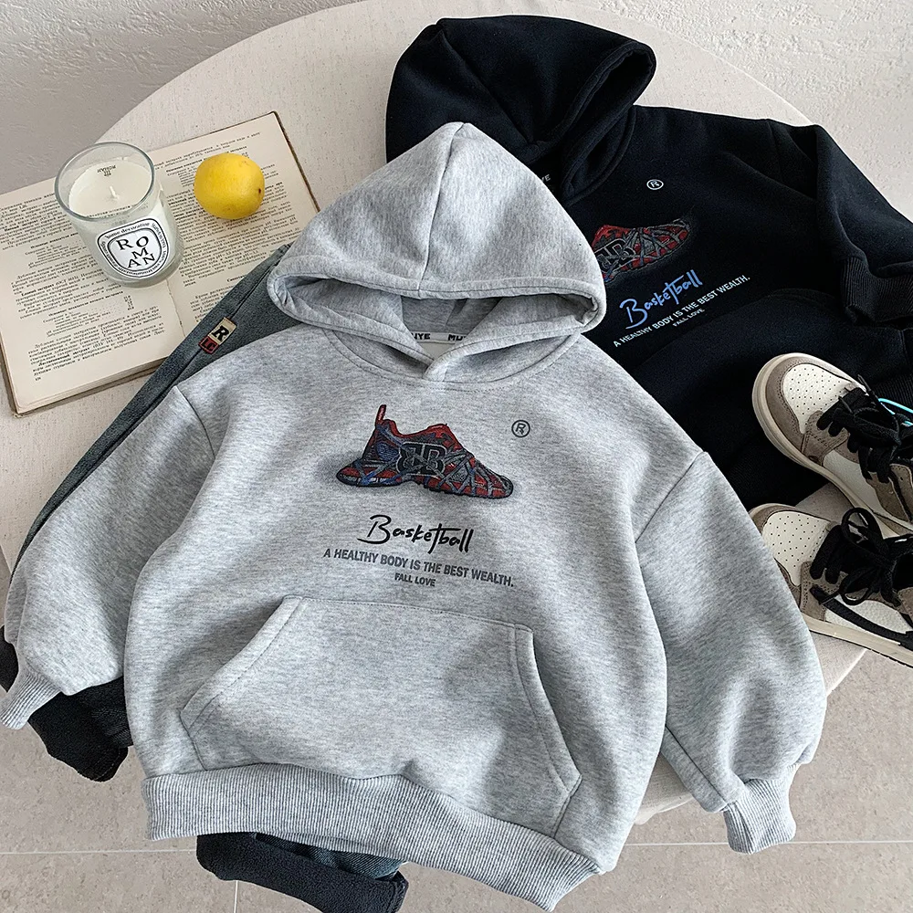 Felpa per neonate infantili Nuovo ricamo invernale per cartoni animati Addensare caldo pullover per ragazzi per bambini Felpe con cappuccio versatili per bambini