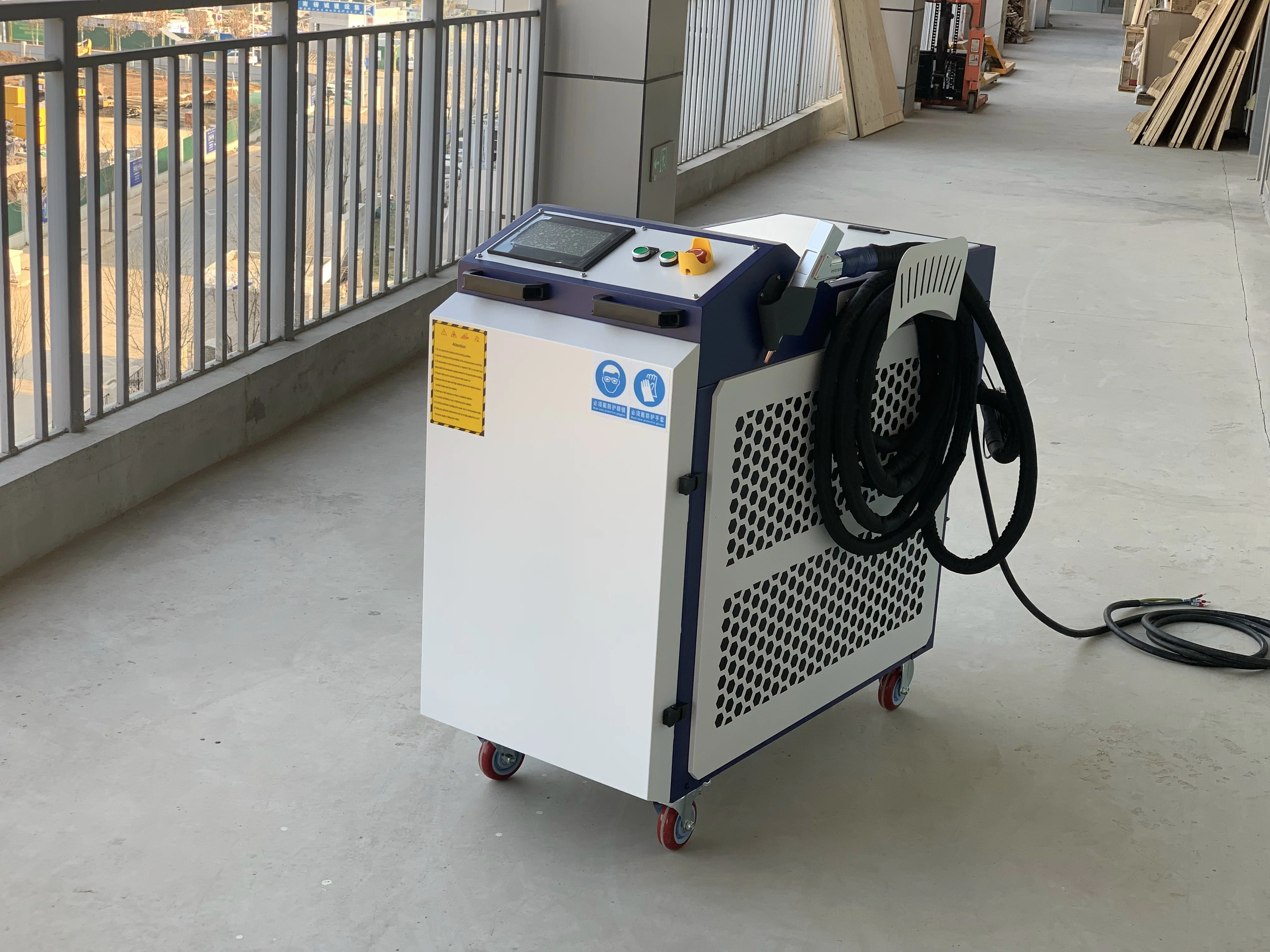 

2024 Portable Laser Cleaning Machine Equipment Handheld 1000W 1500W 2000W 3000W Laser Cleaning Machine