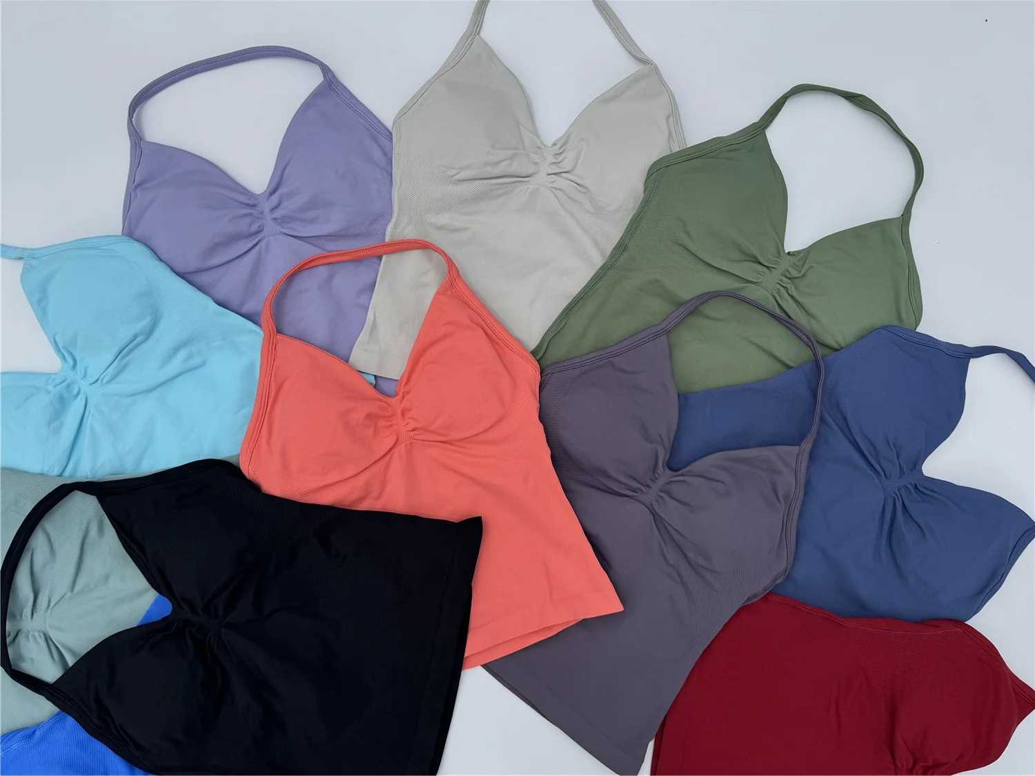 لا شعار تأثير الخطوط الطويلة Strappy سترة يوجا رياضية المرأة اللياقة البدنية تانك القمم رياضة جميلة مفتوحة الظهر الصدرية تشغيل تجريب الرسن