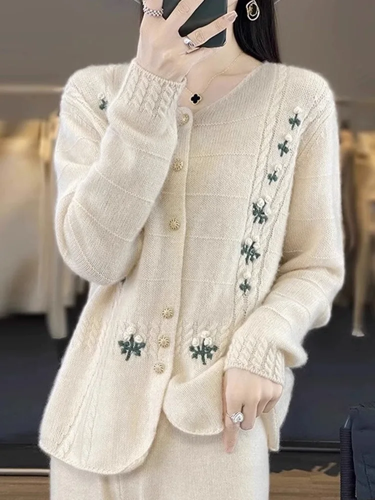 2024 New Autumn Winter Sweet Flowers Embroidered Sweater Women Vintage V-neck Long Sleeve Peal Button Knitted Cardigan Coat Pink