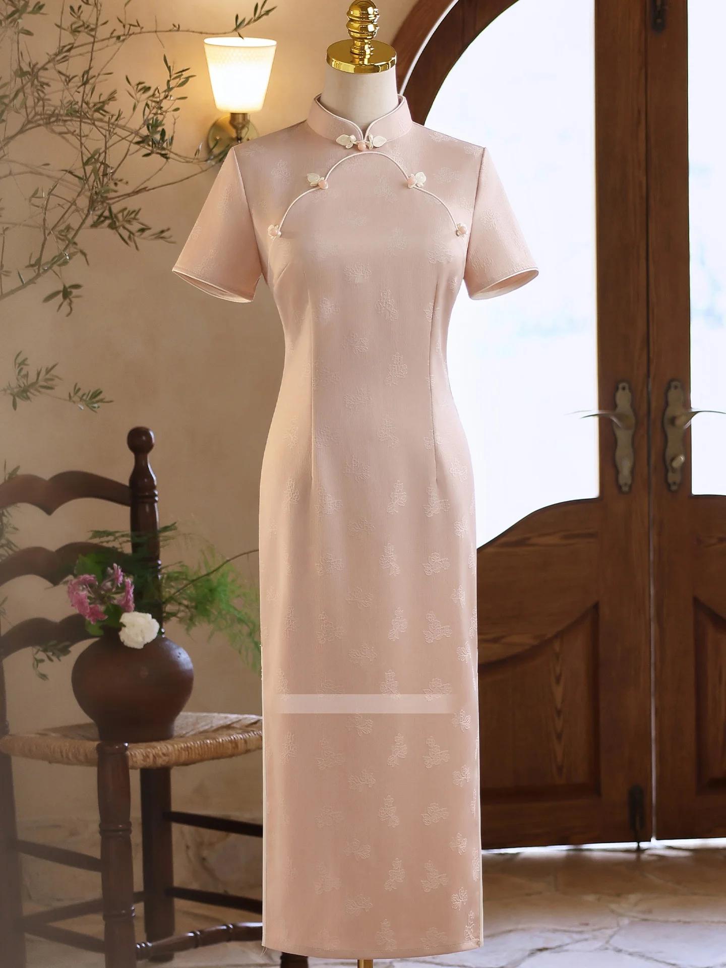 

Новое китайское длинное ципао ручной работы для молодых женщин, в стиле ретро, с пуговицами, для повседневной носки и праздничных мероприятий