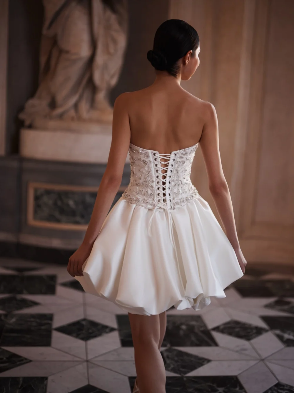 Glimmering Beaded Crystal Mini Wedding Dress Romantic Satin Strapless Bridal Gown Customized Chic Sleeveless Dresses For Bride