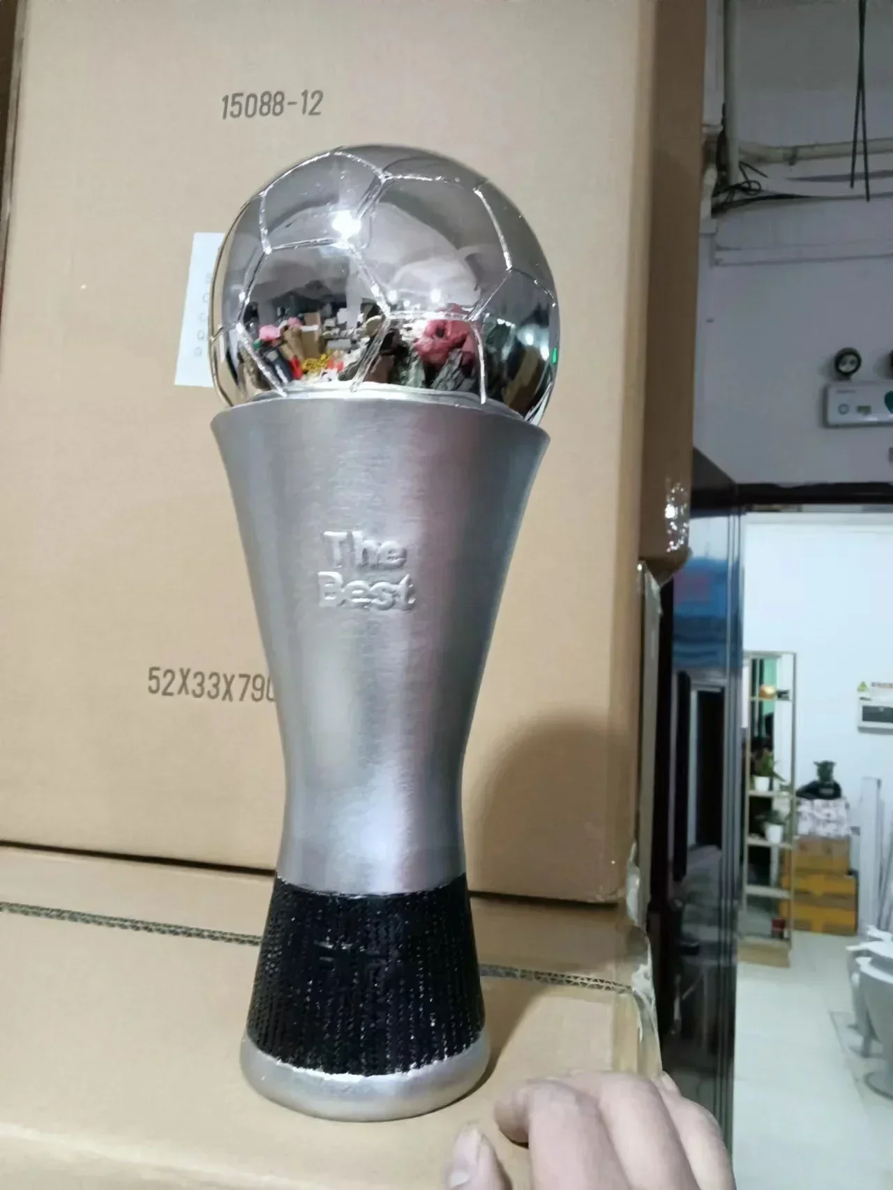 

The Best Men's Player Trophy Cup 35 CM Height The Replica Trophy Cup Fan Souvenirs