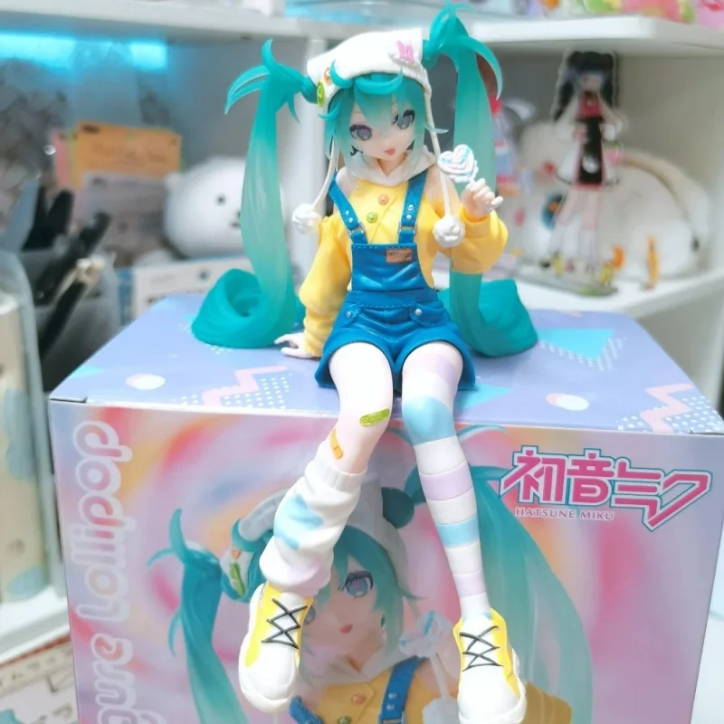 

Genuine Furyu Hatsune Miku Spm Vocaloid Miku Figures Model Toy Gift 15cm Candy Sweets Lollipop Noodle Pressure Figure Scenery