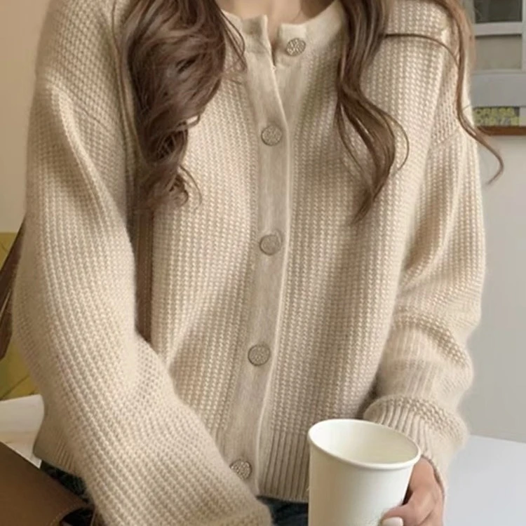 2025 Cardigan maglione lavorato a maglia da donna nuovo autunno e inverno, giacca maglione piccola, top