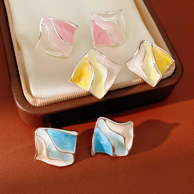 

Niche Irregular Square Wave Color Block Earrings, Luxury Versatile Studs for Women Daily & Office Wear