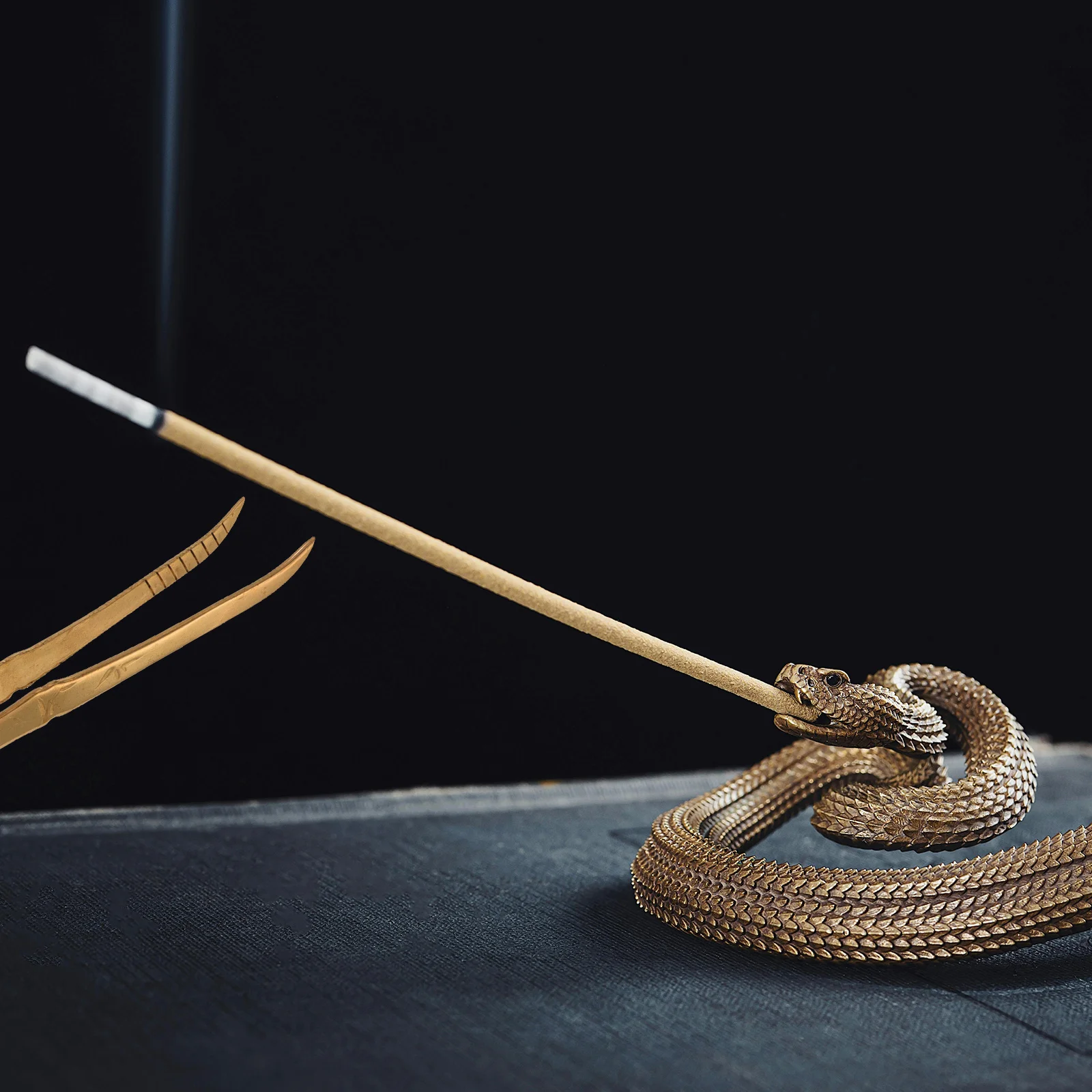 

Incense Tongs Charcoal Clip Brass Wood Block Tweezers Thicker Handle Anti-Scalding Long Grabber Tool For Incense Burner