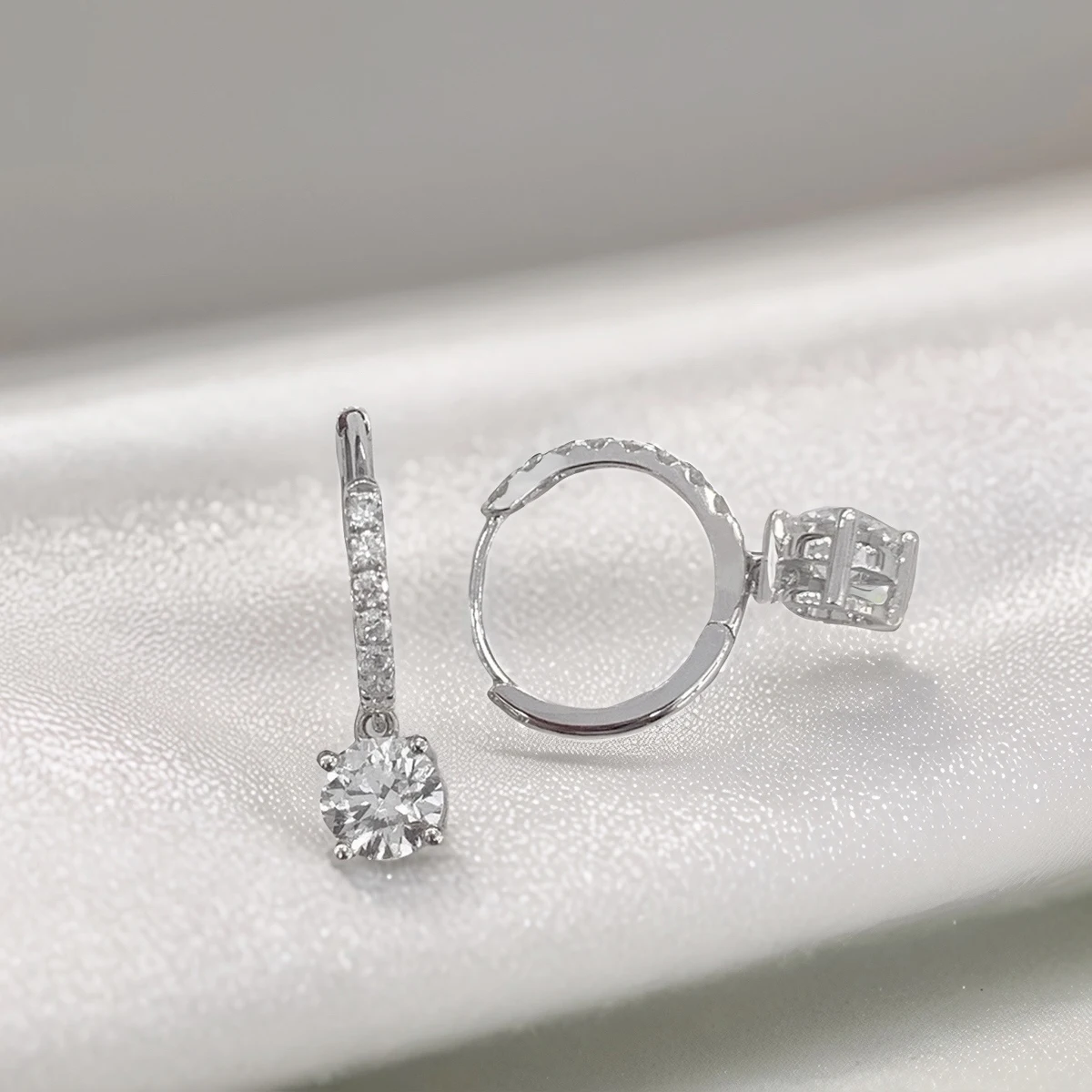 Round Cut Diamond Dangling Hoop Earrings 18K White Gold Lab Grown Diamond Earrings Top Quality Fine Jewelry