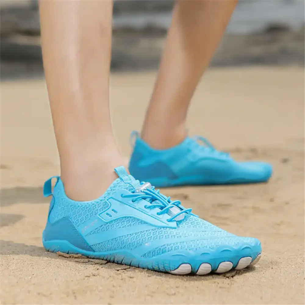 Anti-water Ventilation Man Stylish Sandals 2024 Rubber Slippers Aqua Shoes Sneakers Sport Novelties Affordable Price Tenks