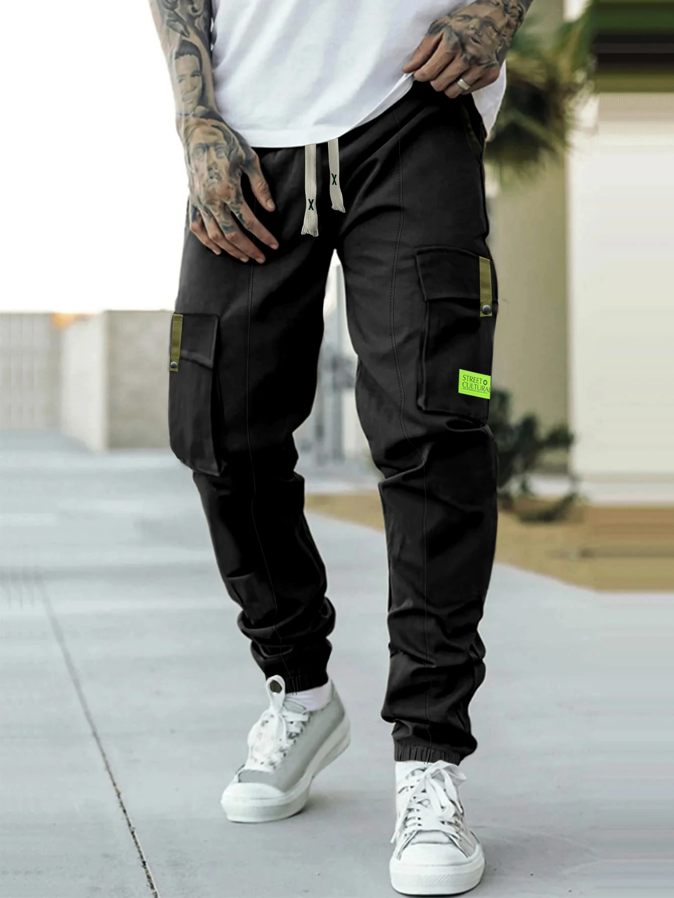 メンズカジュアル無地ワークパンツ、メンズドローストリングパンツ、ポケットプリント付き、スポーツやカジュアルウェアに最適