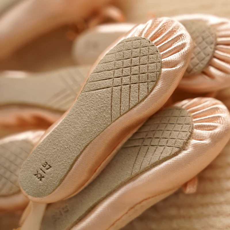 Girls Ballet Shoe Keychain Women Point Shoe Pedant Decoration for Dancer Ballerina Dance Bags Ballet Accessories Gifts Keyring