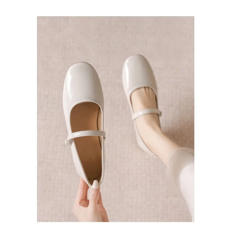 New Style Fashion Flats Shoes Women Casual Ballet Dance Shoes Sandals Autumn Designer Dress Shallow Walking Femme Zapatos Mujer