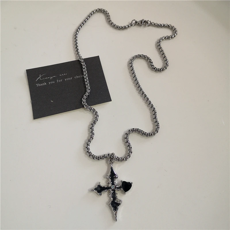 Punk Rock Schwarz Herz Kreuz Anhänger Kette Halskette Für Männer Frauen Coole Hip Hop Straße Vintage 90er Jahre Y2K Grunge Goth Zubehör
