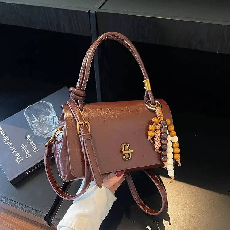 

Fashionable Women's Shoulder Bag And Elegant Classic Diaper Bags For Commuter Stylish Leather Tote Bag