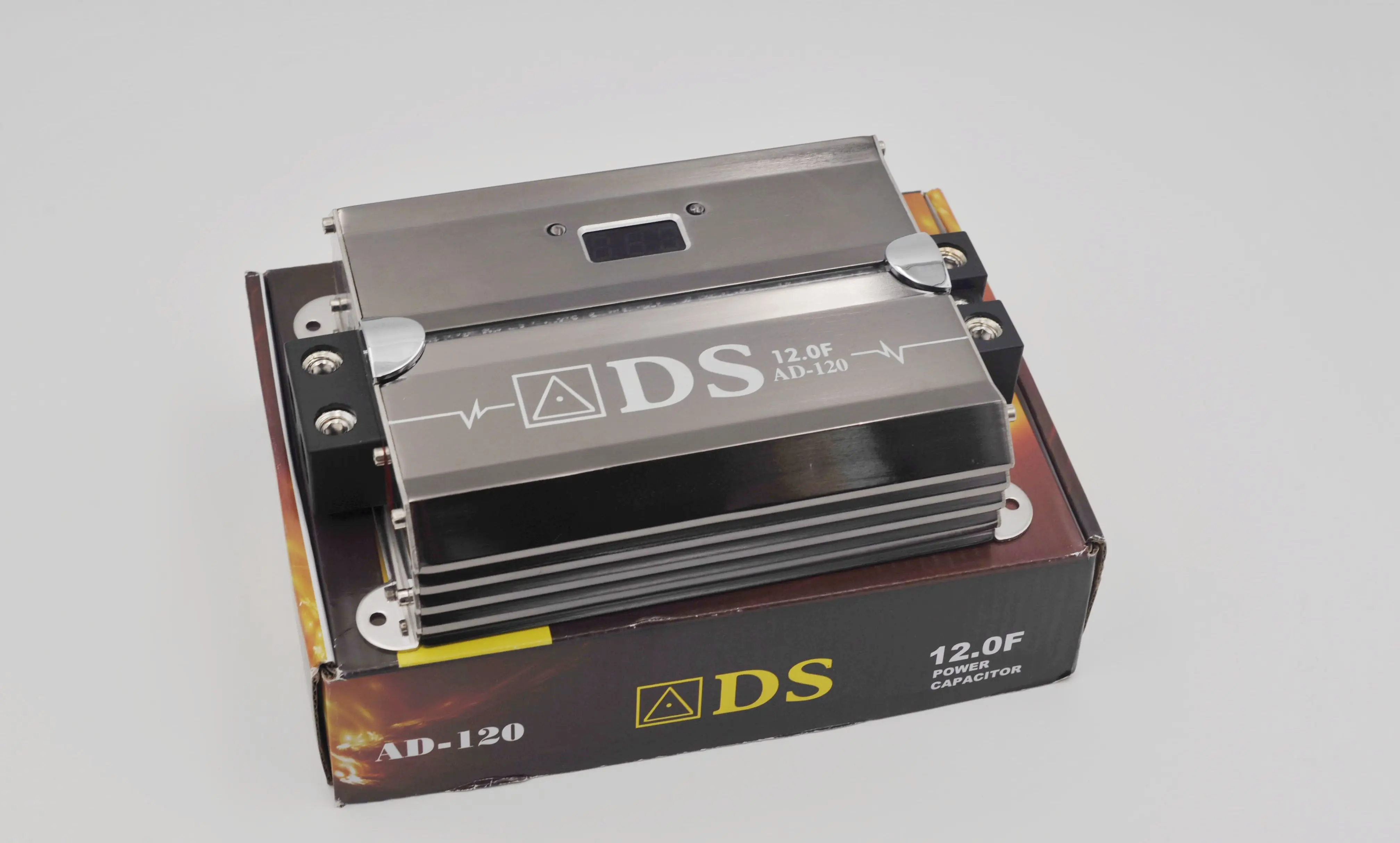 DS 12V12F supercapacitor voltage regulator car start function to enhance the car audio system three outputs for large current